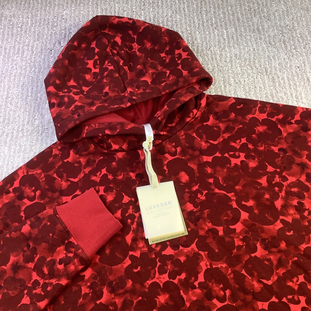 Fabletics Luxe360 Collection Go‎ To Hoodie Holly Berry Blossoms Print Size S NWT